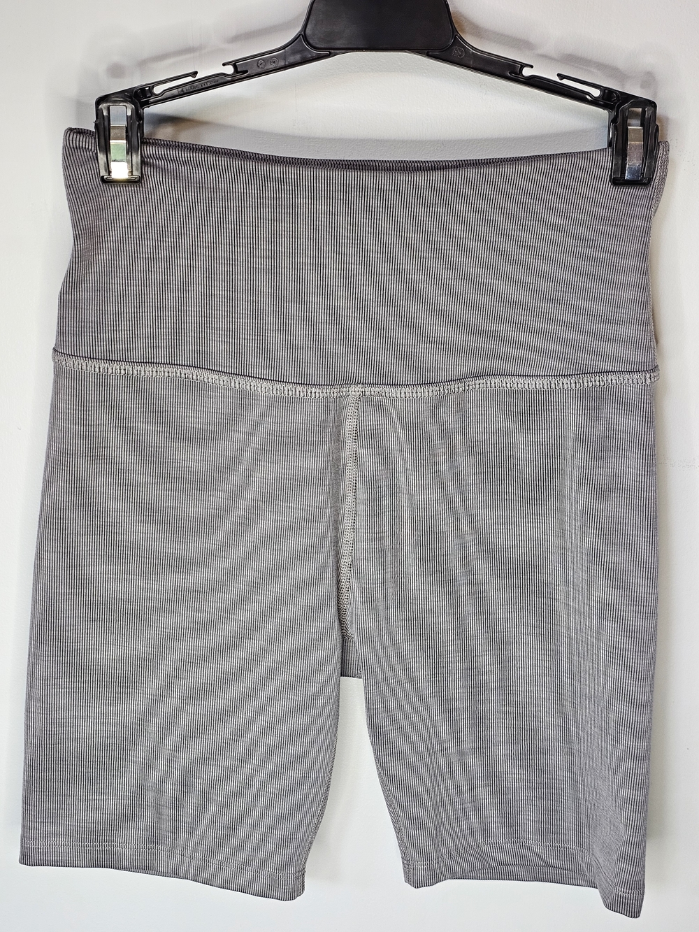 Beyond Yoga Gray Ribbed Stripe High Waist Biker Shorts Size Large